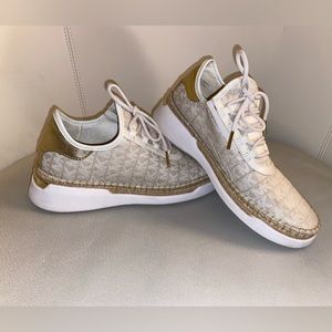 Michael Kors size 7.5 (fits like a 7)